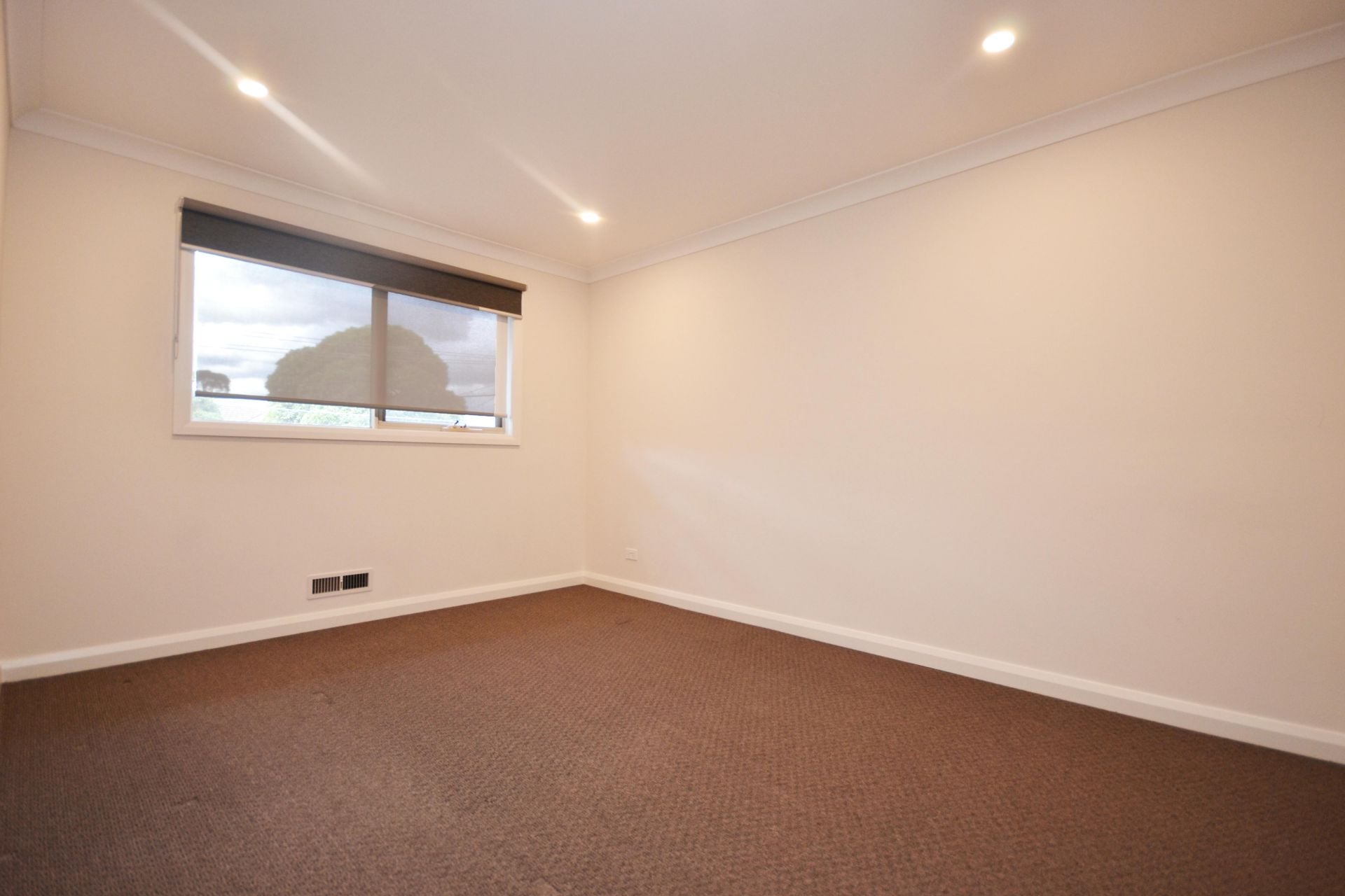 CONTEMPORARY DELIGHT - THE EPITOME OF ELEGANCE WITH PARKLAND VIEWS