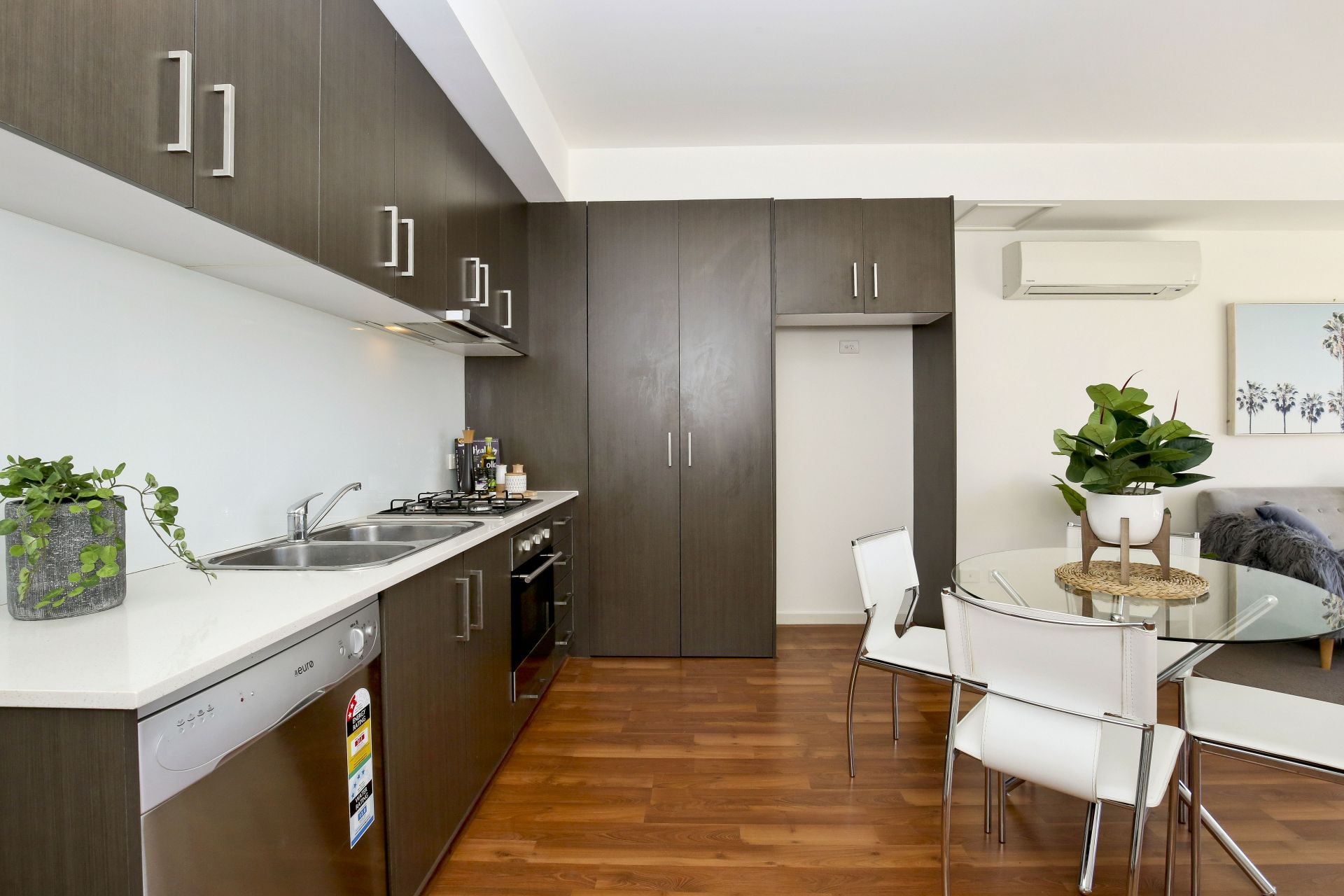 Contemporary Low Maintenance Living