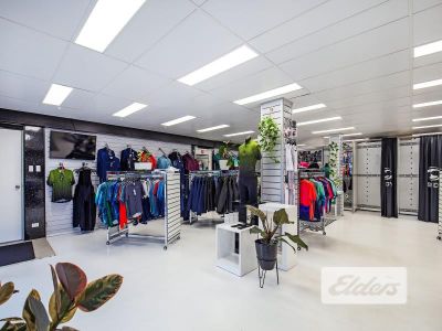 RARE SHOWROOM / OFFICE / WAREHOUSE OPPORTUNITY IN WEST END GROWTH CORRIDOR!