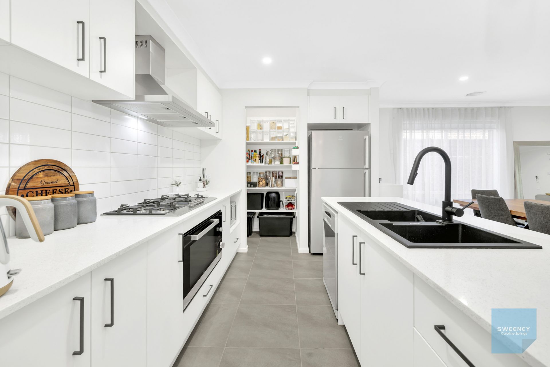27 Tora Crescent, Fraser Rise - Thumbnail 4