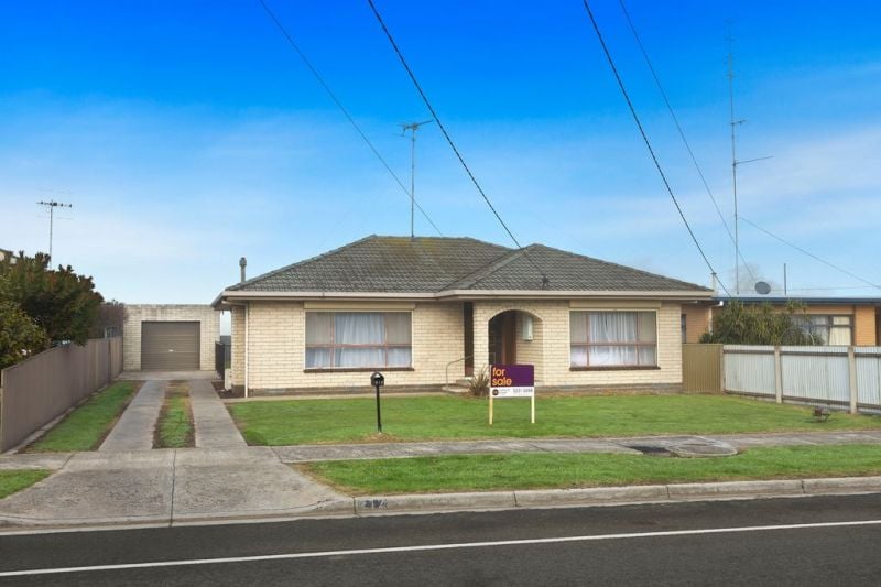 212 Hearn Street COLAC VIC, Colac - Thumbnail 8