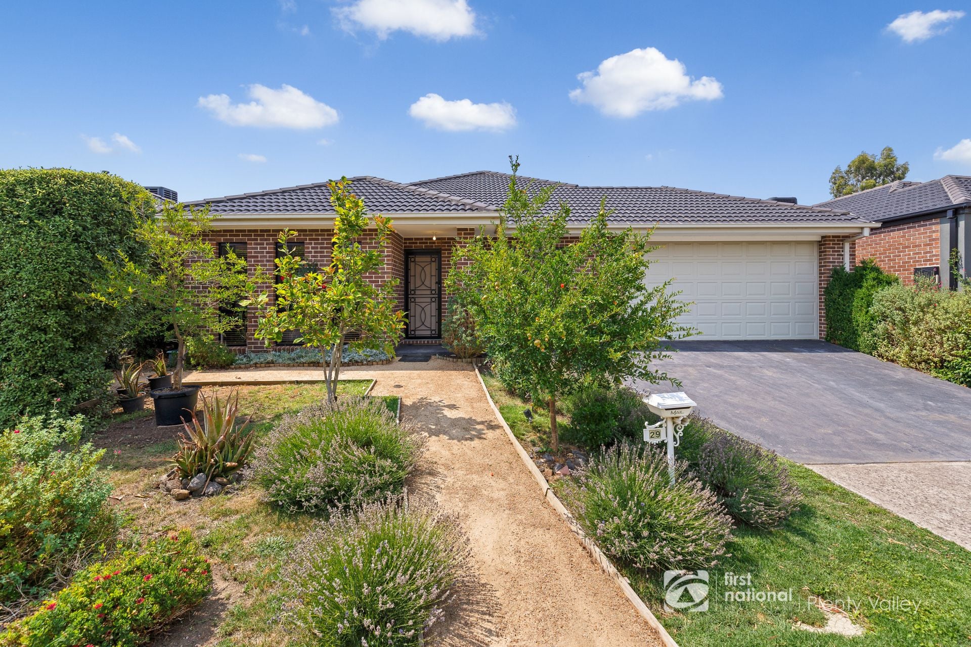 29 Chamonix Parade South Morang, South Morang - Thumbnail 2