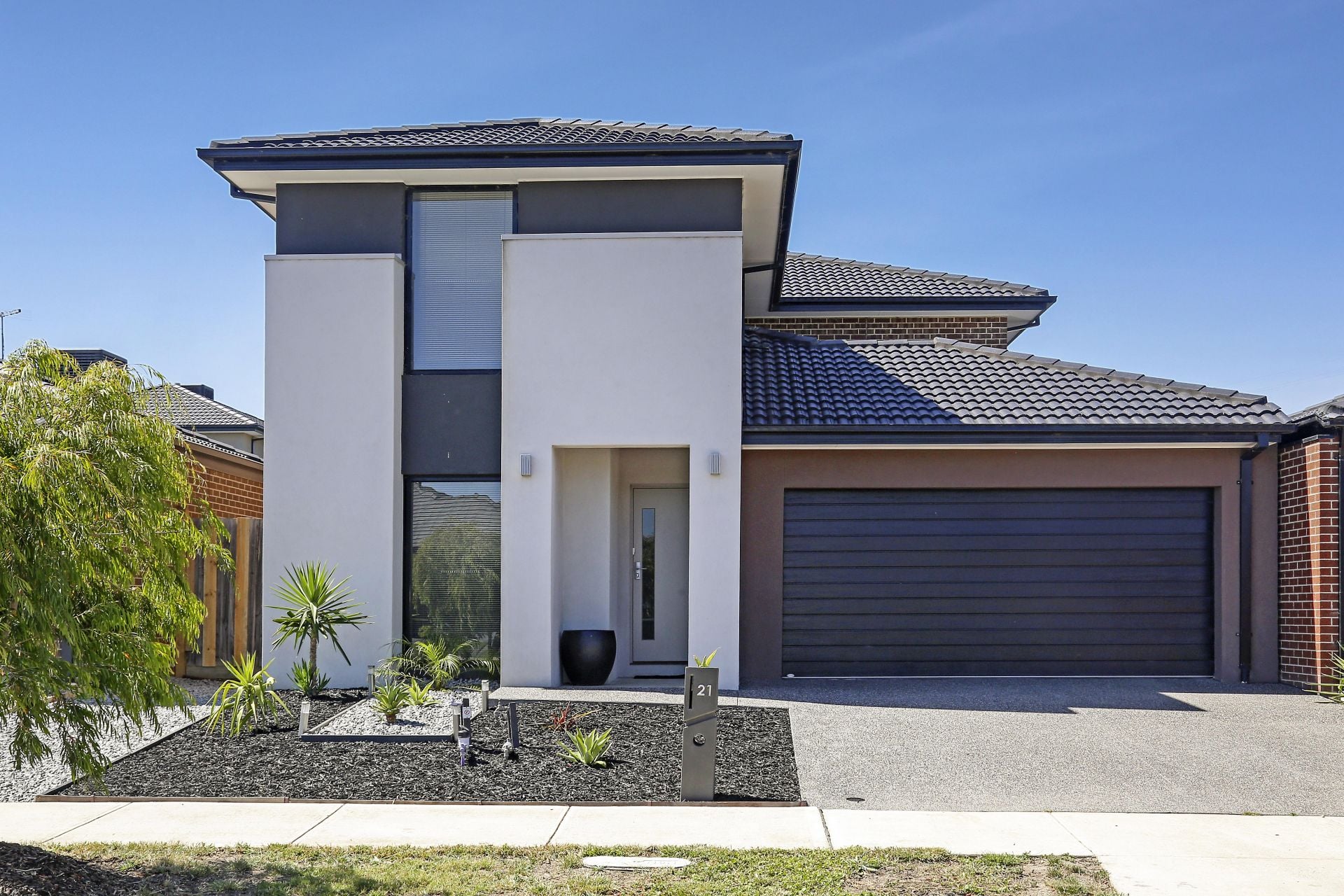 LUXURY LIVING  *Insp Wed 24th Apr @ 5:00pm*