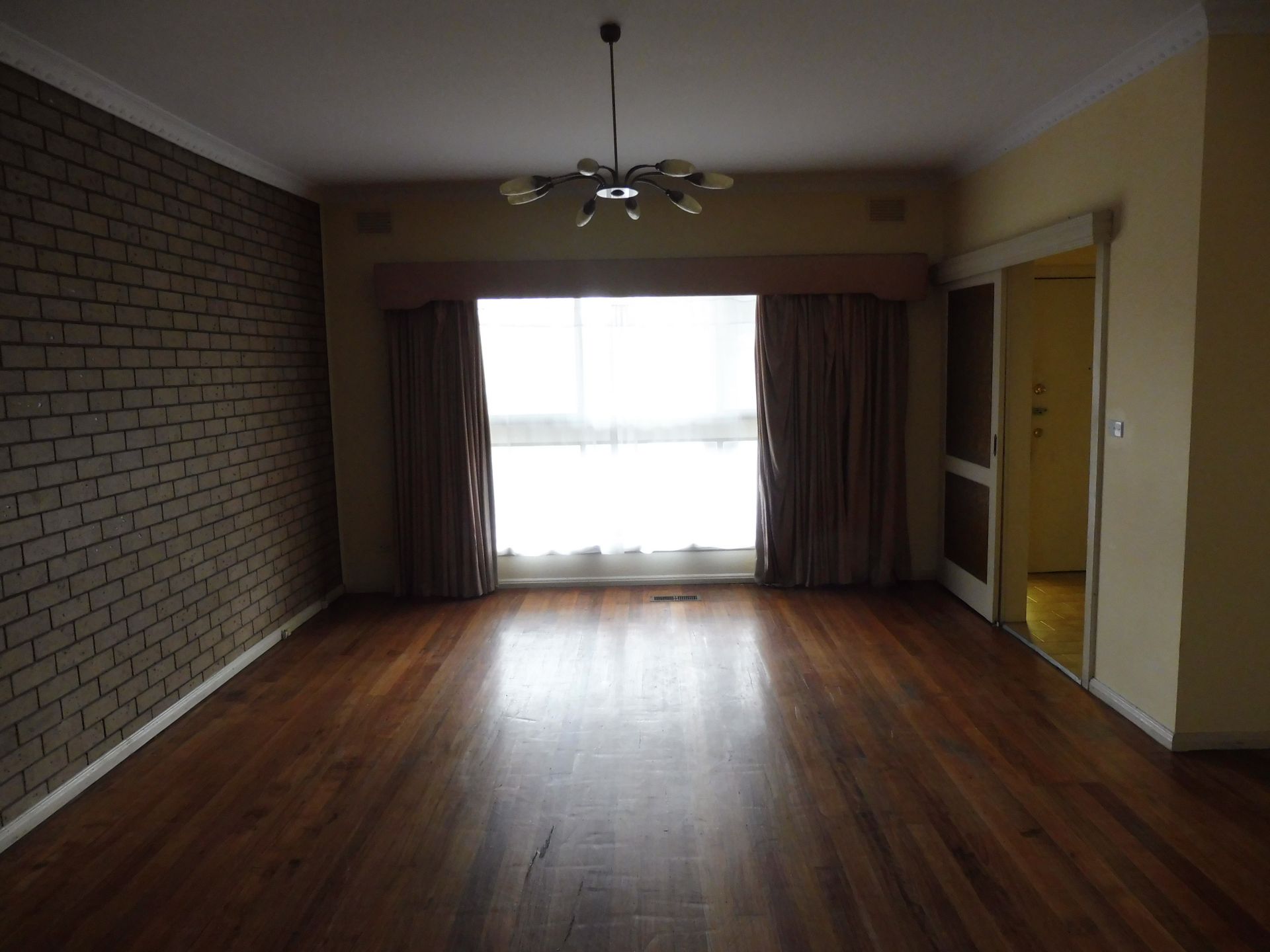 LARGE FAMILY HOME IN PRIME LOCATION