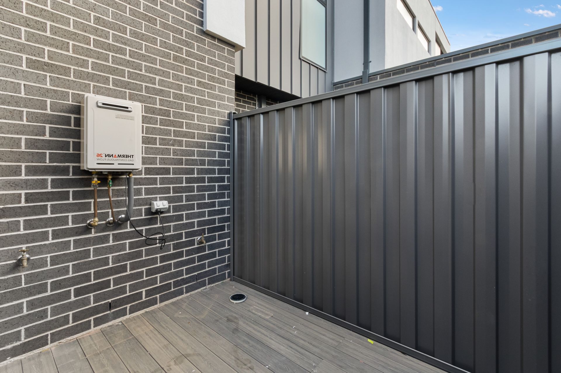 ARCHITECTURALLY DESIGNED RESIDENCES