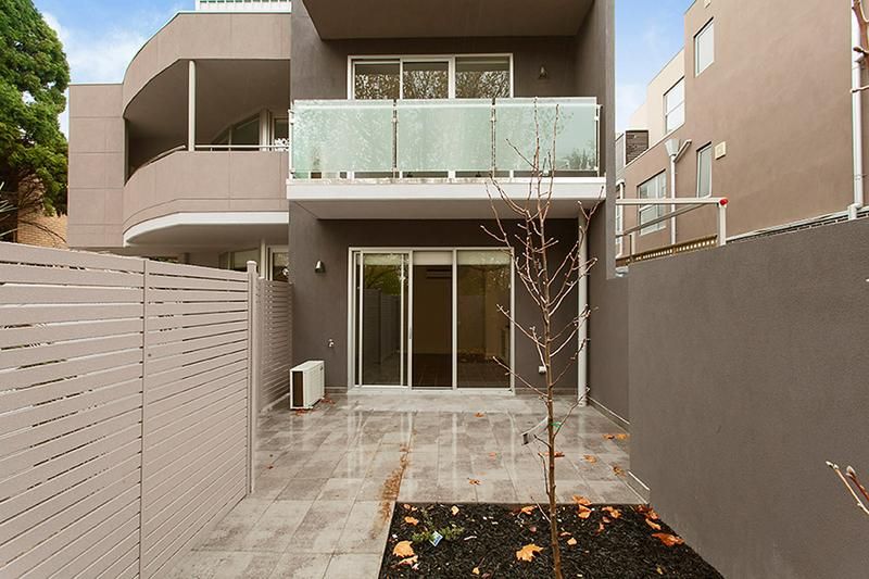 1/490 Dandenong Road, Caulfield North - Thumbnail 4