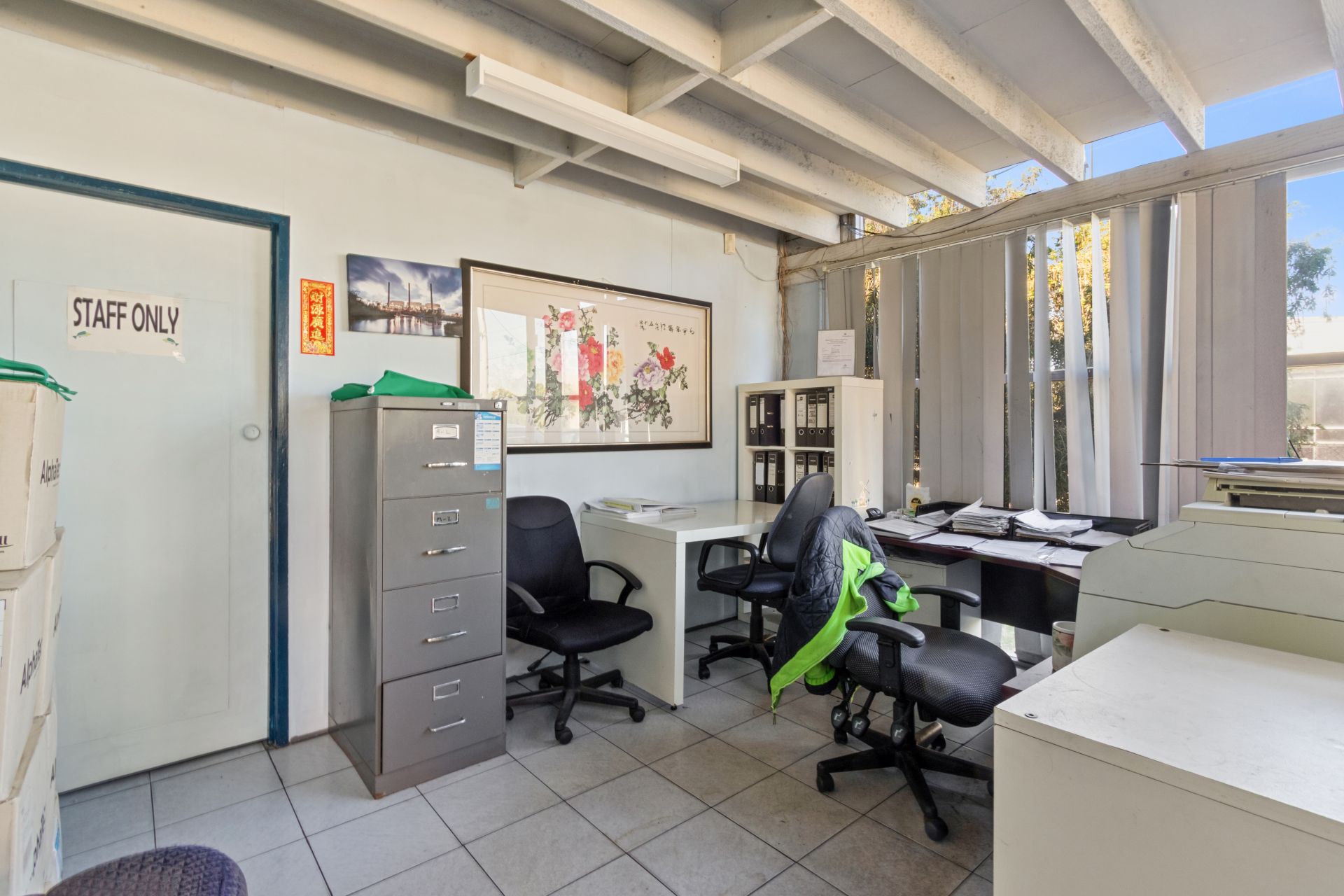 STREET FRONT WAREHOUSE IN THE HEART OF CAMPBELLFIELD