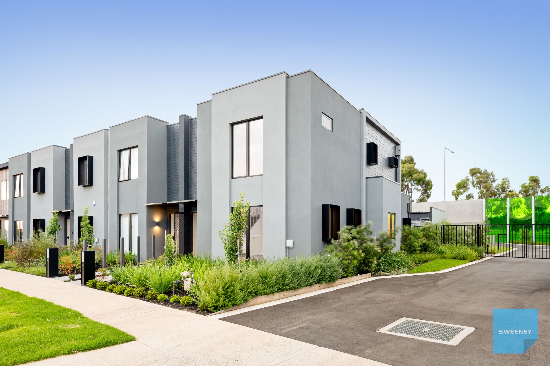 369 Waterhaven Boulevard, Point Cook - Thumbnail 3