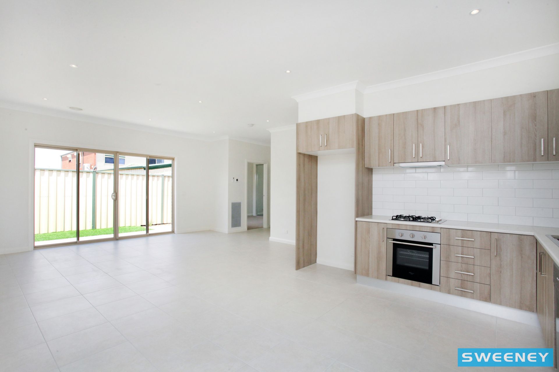 1/2 Lane Place, Hillside - Thumbnail 4