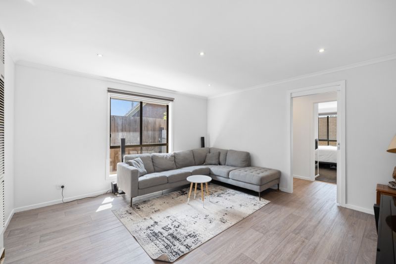 2/8 Crellin Avenue South, Altona Meadows - Thumbnail 6