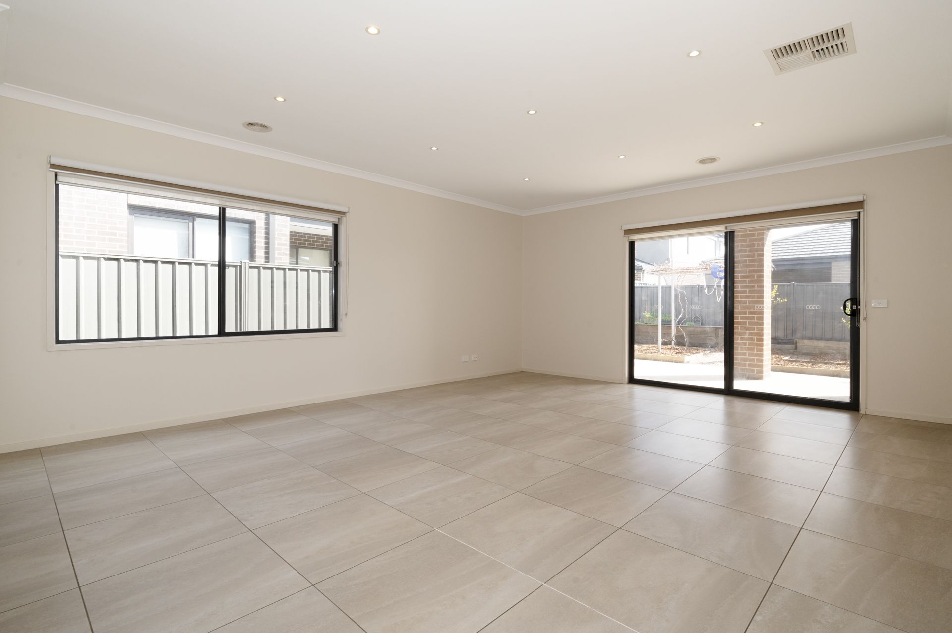 Spacious Family Home in Wollert – Available Now!
