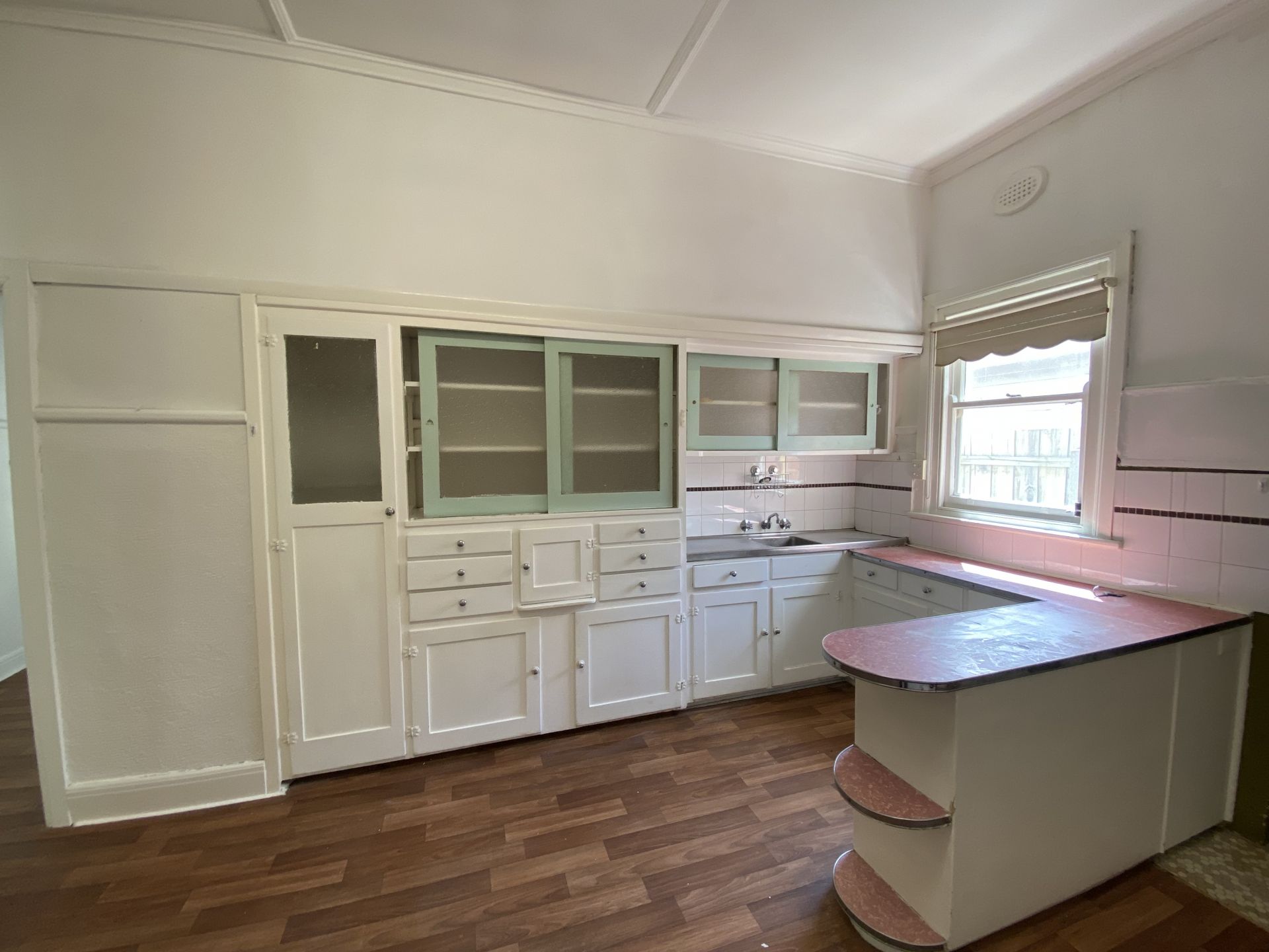 Large Family Home in Quiet Location & Close to Trams!