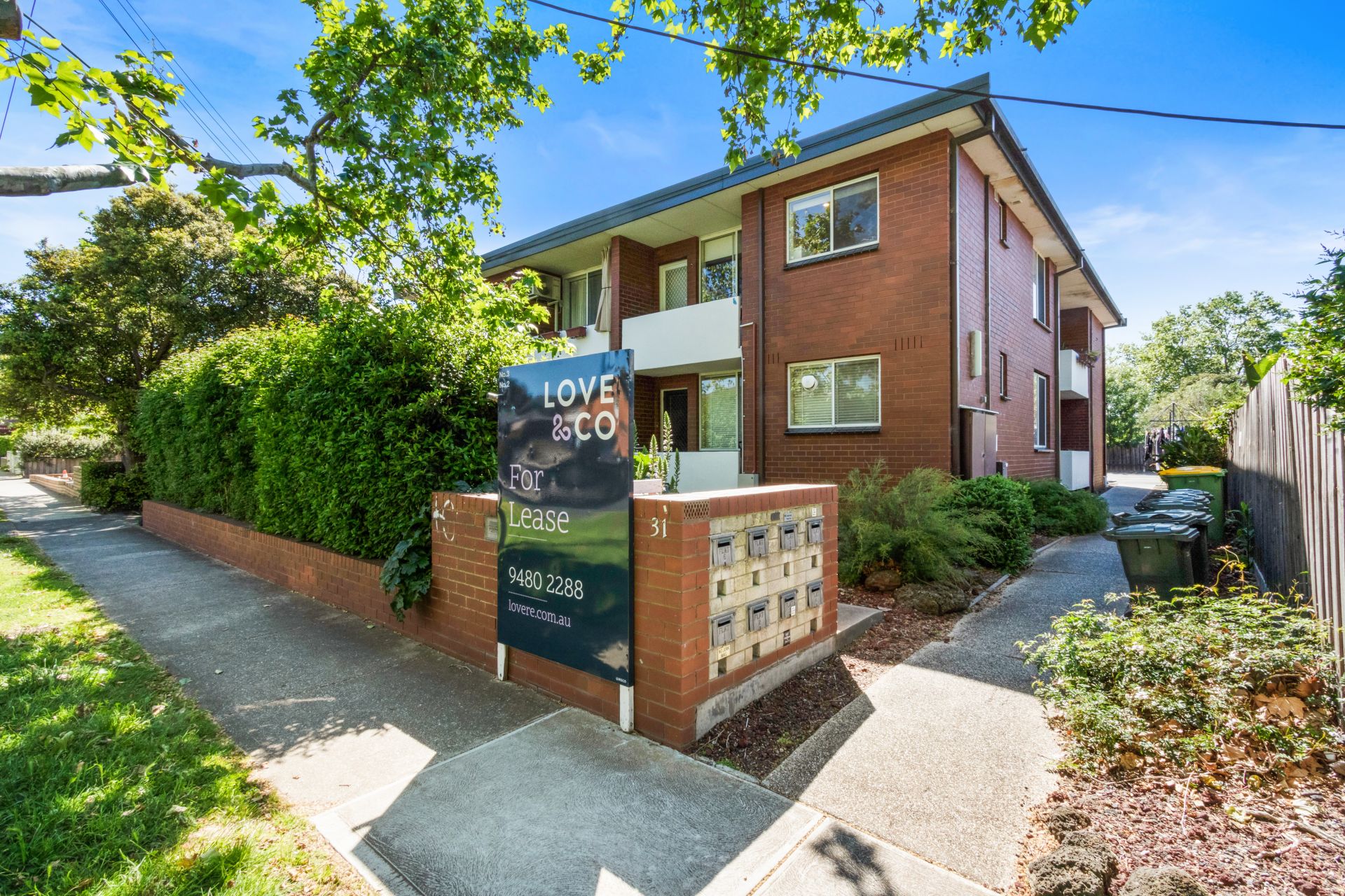 Sensational Ground Floor Apartment in Great Location!