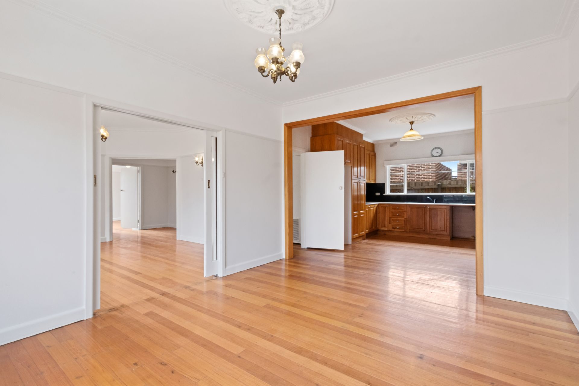 SPACIOUS FAMILY HOME IN PRIME LOCATION