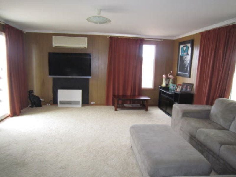 4 Schmitt Road Port Broughton SA, Port Broughton - Thumbnail 4