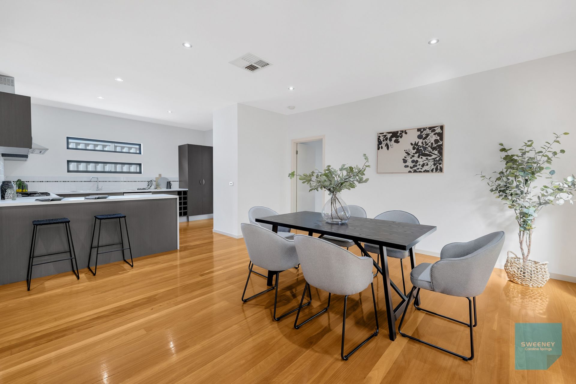 6 Ordsall Close, Caroline Springs - Thumbnail 3