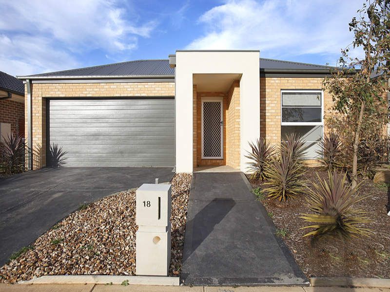 18 Derham Drive, Point Cook - Thumbnail 2