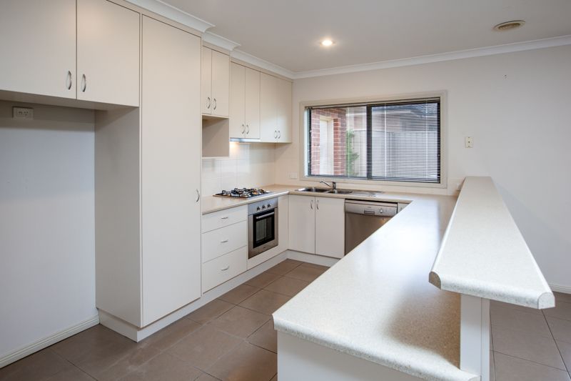 8 Bruno Place Lavington NSW, Lavington - Thumbnail 4