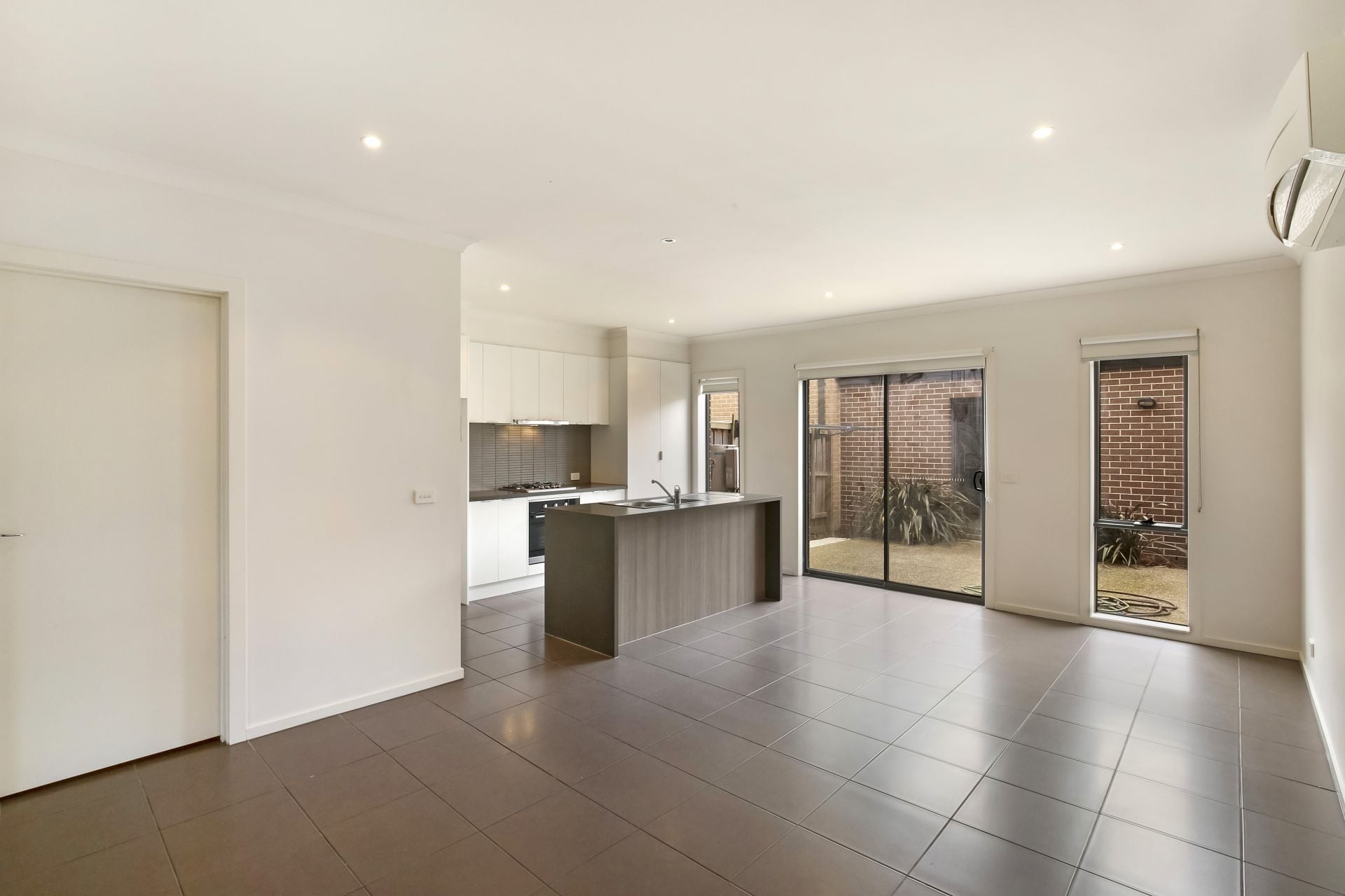 Lovely and spacious Townhouse!