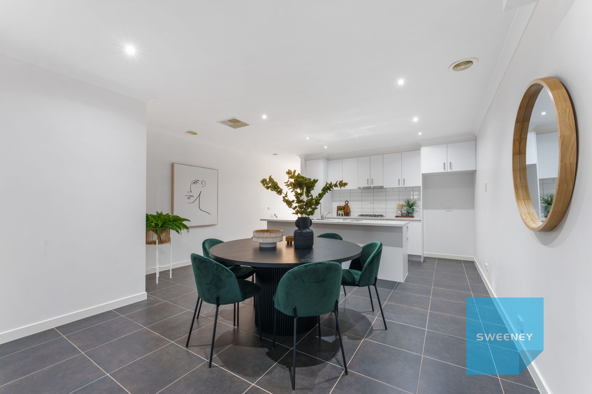 32/79 Lancefield Drive, CAROLINE SPRINGS Sweeney Estate Agents