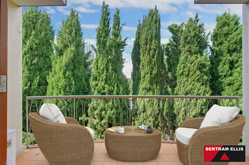 54/18 Captain Cook Crescent, Griffith - Thumbnail 2