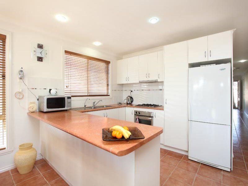 38 Grampians Way, Caroline Springs - Thumbnail 3