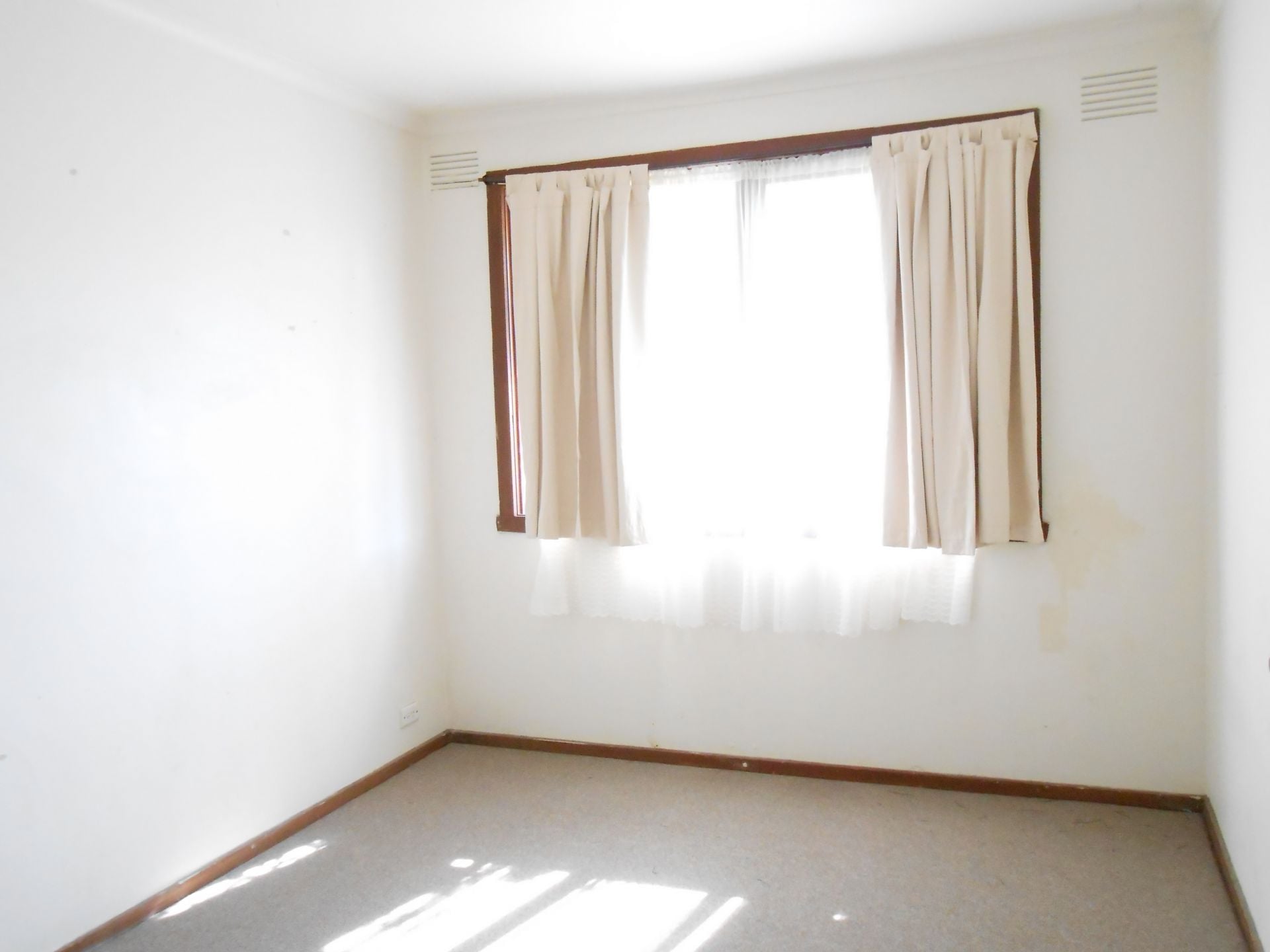 CENTRALLY LOCATED FAMILY HOME  *Insp Sat 3rd Sep @ 9:15am & Thu 8th Sep @ 5:05pm