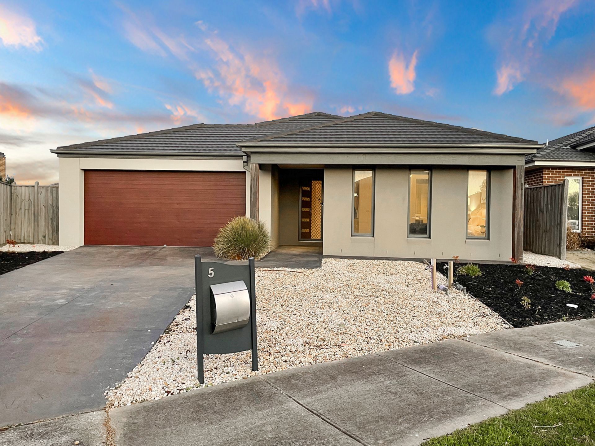 5 Woodstock Drive, Cranbourne North OBrien Real Estate