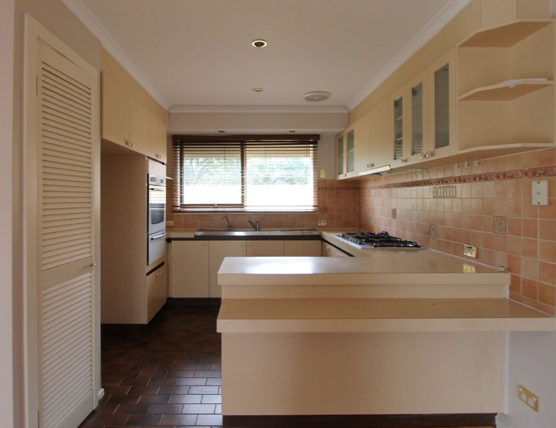 RENOVATED JEWEL !!!