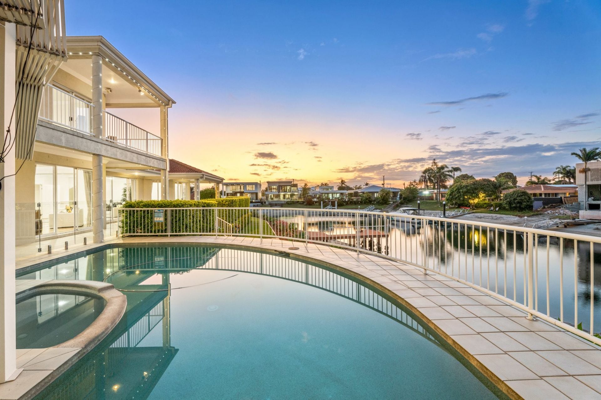 $ 4,500,000, Broadbeach Waters - Thumbnail 2