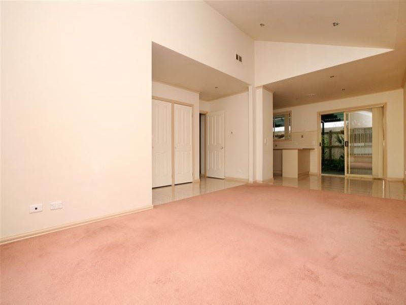 Elegant 2 Bedroom Unit, A Must See!