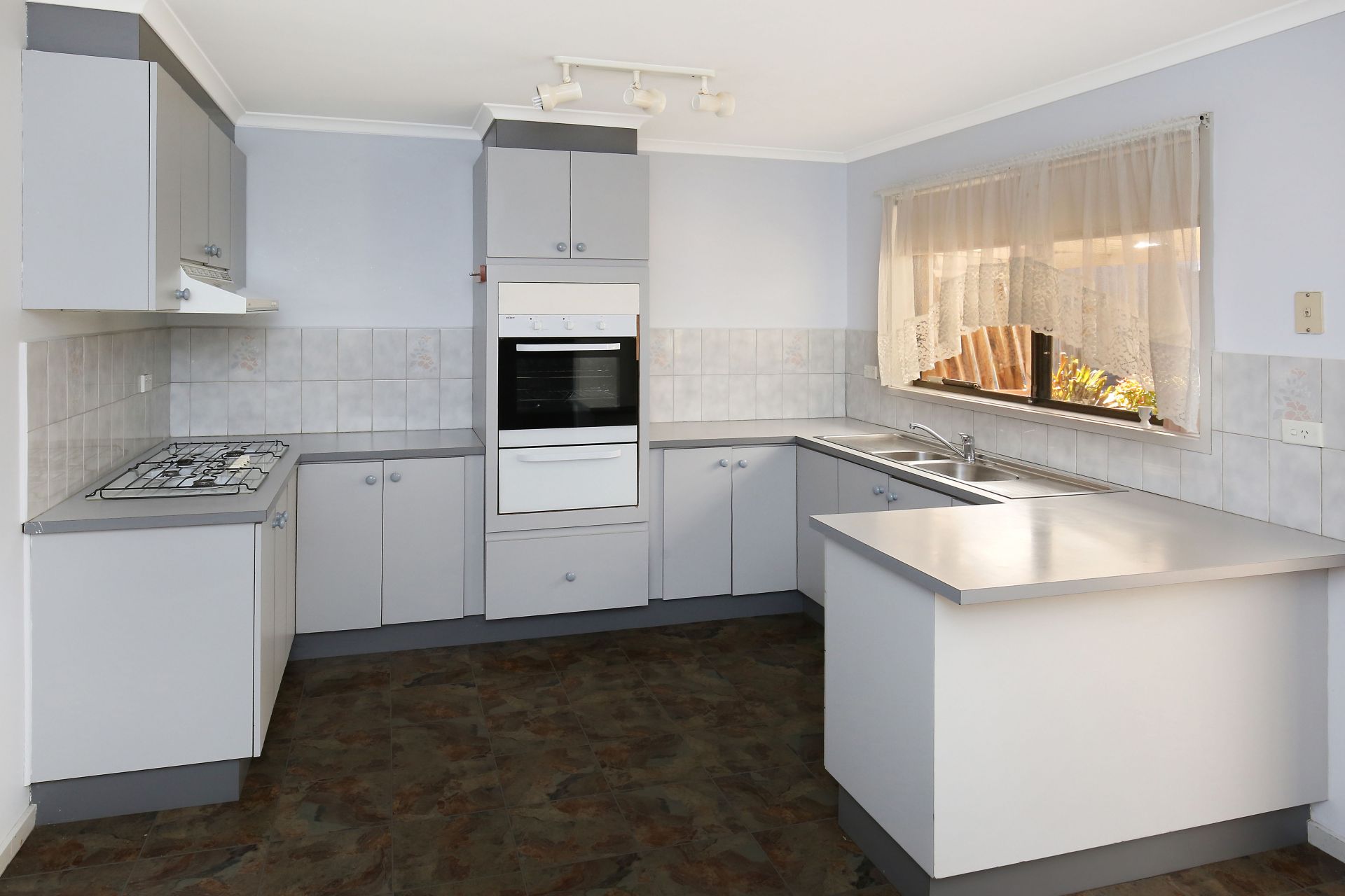 PRIME LOCATION   *Insp Sat 16th Mar @ 11:20am*