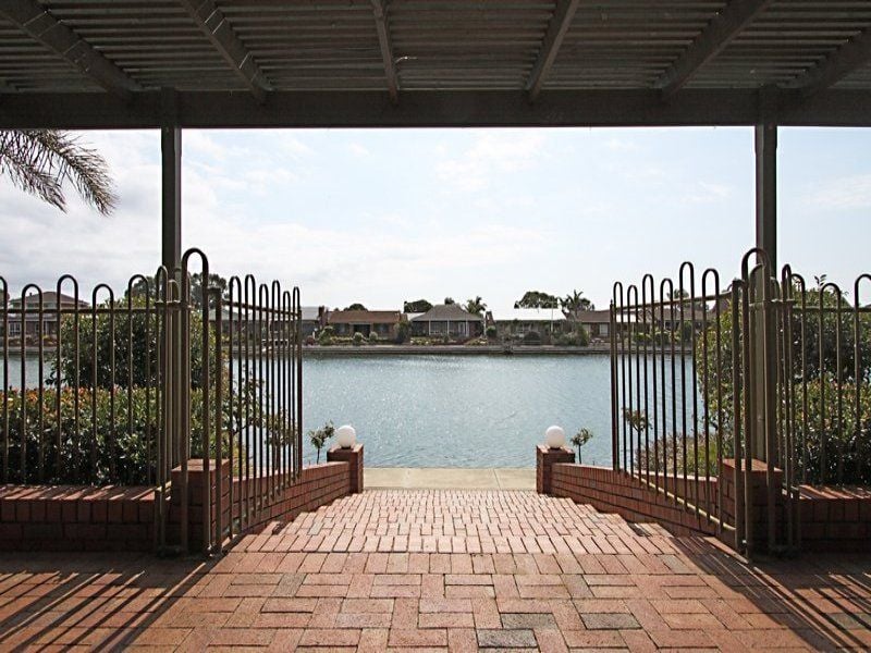 21 Lakeview Avenue West Lakes 5021
