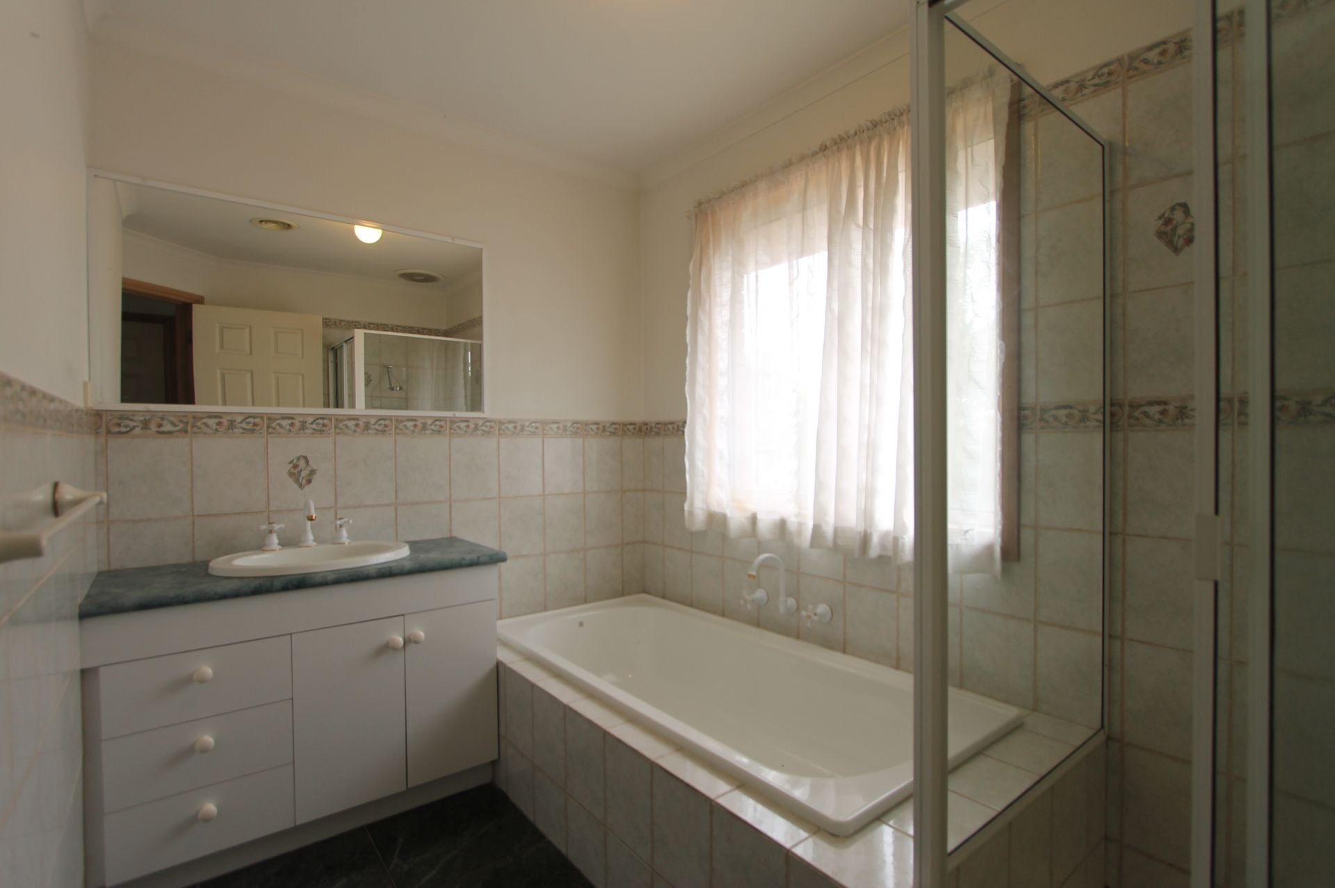 Lovely Family Home With Heated Swimming Pool