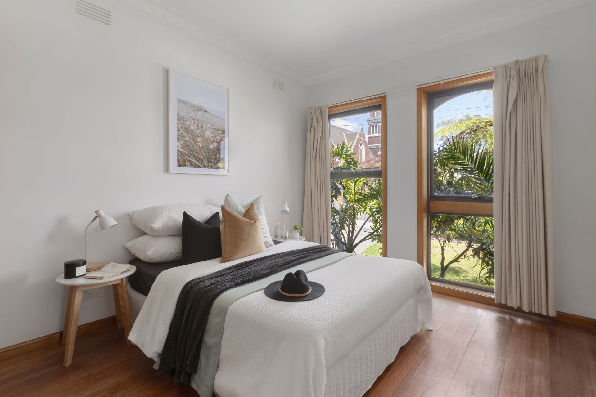 Spacious Three-Bedroom Haven: Comfortable Living in Prime Location
