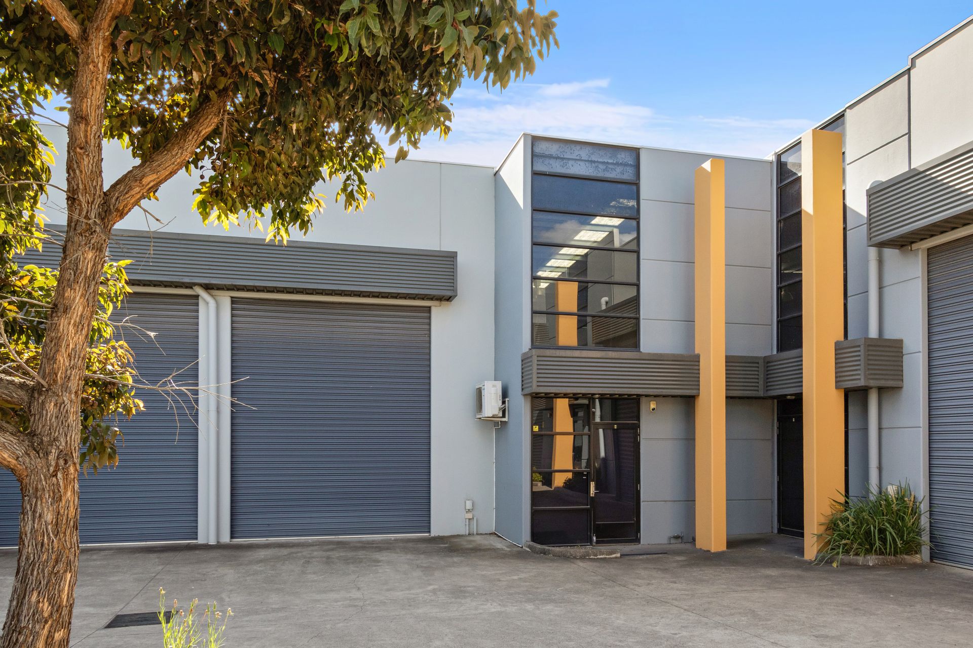 FACTORY/ OFFICE IN MAJOR GROWTH CORRIDOR