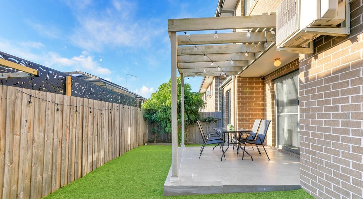 Bardia 64 Ingleburn Gardens Drive