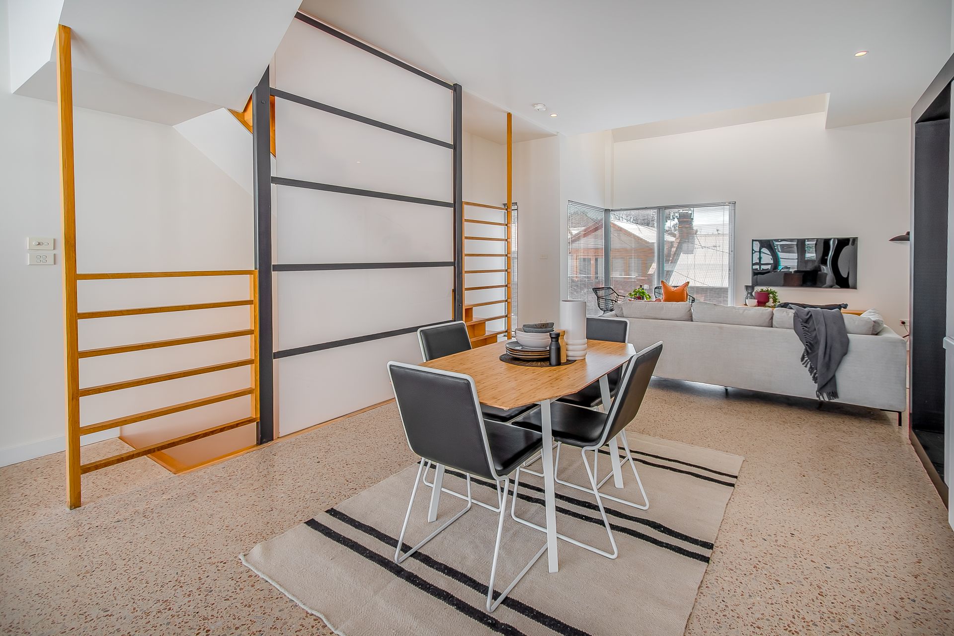 A Carefree Slice of Cosmopolitan Living
