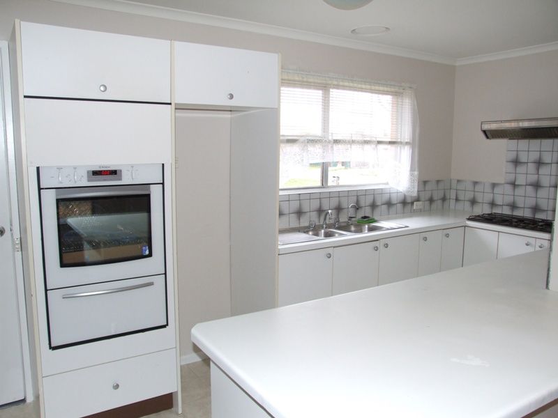 26 Jonathan Drive, Bacchus Marsh - Thumbnail 3