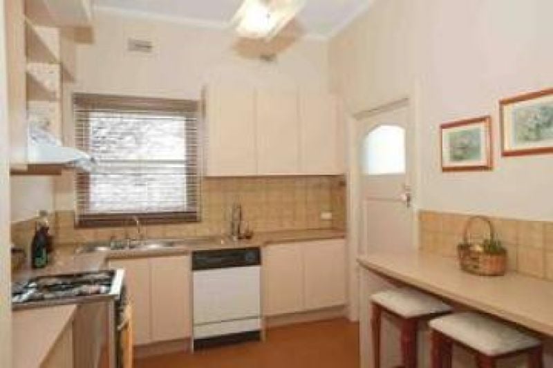 2/18 Riversdale Road, Hawthorn - Thumbnail 2