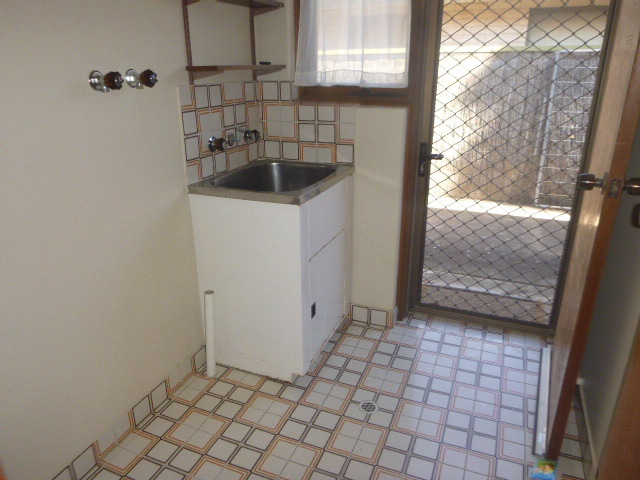 4/12 Varram  Way West Lakes Shore 5020