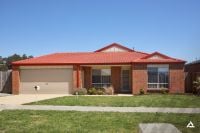 30 Shakespeare Court, Drouin VIC