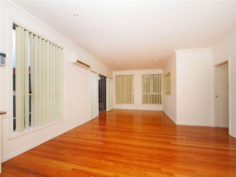 Stunning & Large 2 Bedroom Apartment