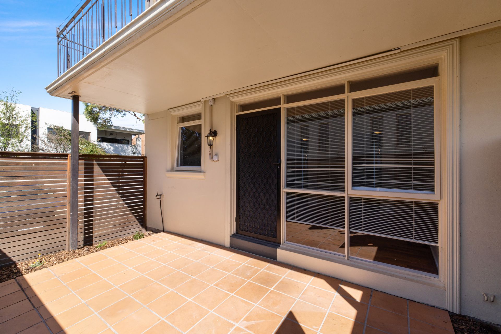 One Bedroom Apartment with Two Courtyards!