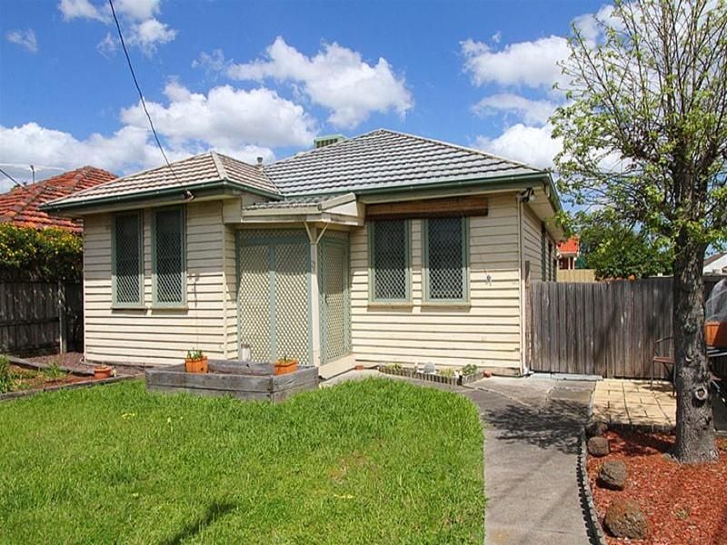 33 Keon Parade, Reservoir