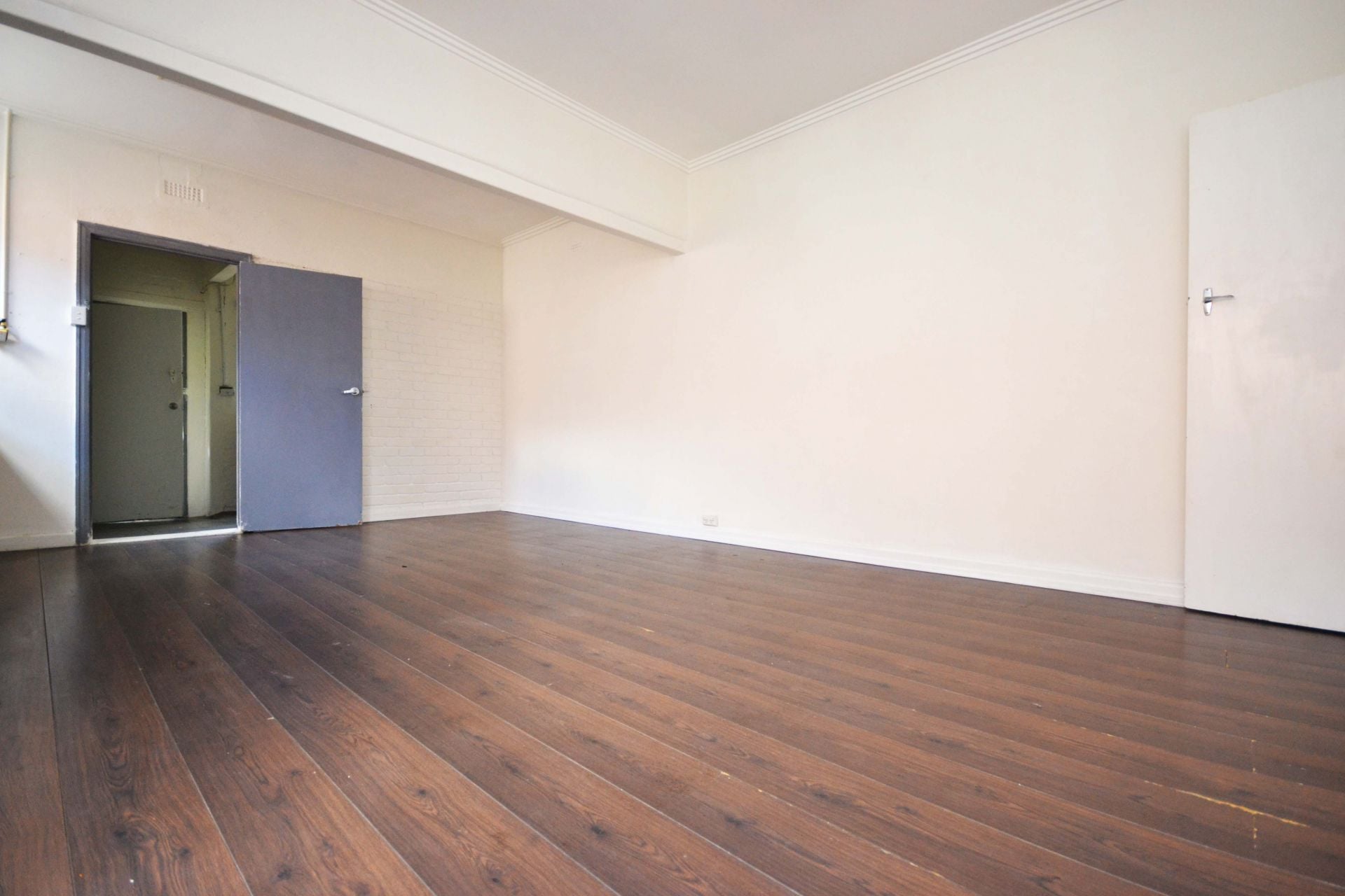SPACIOUS WITH A SUPERB LOCATION