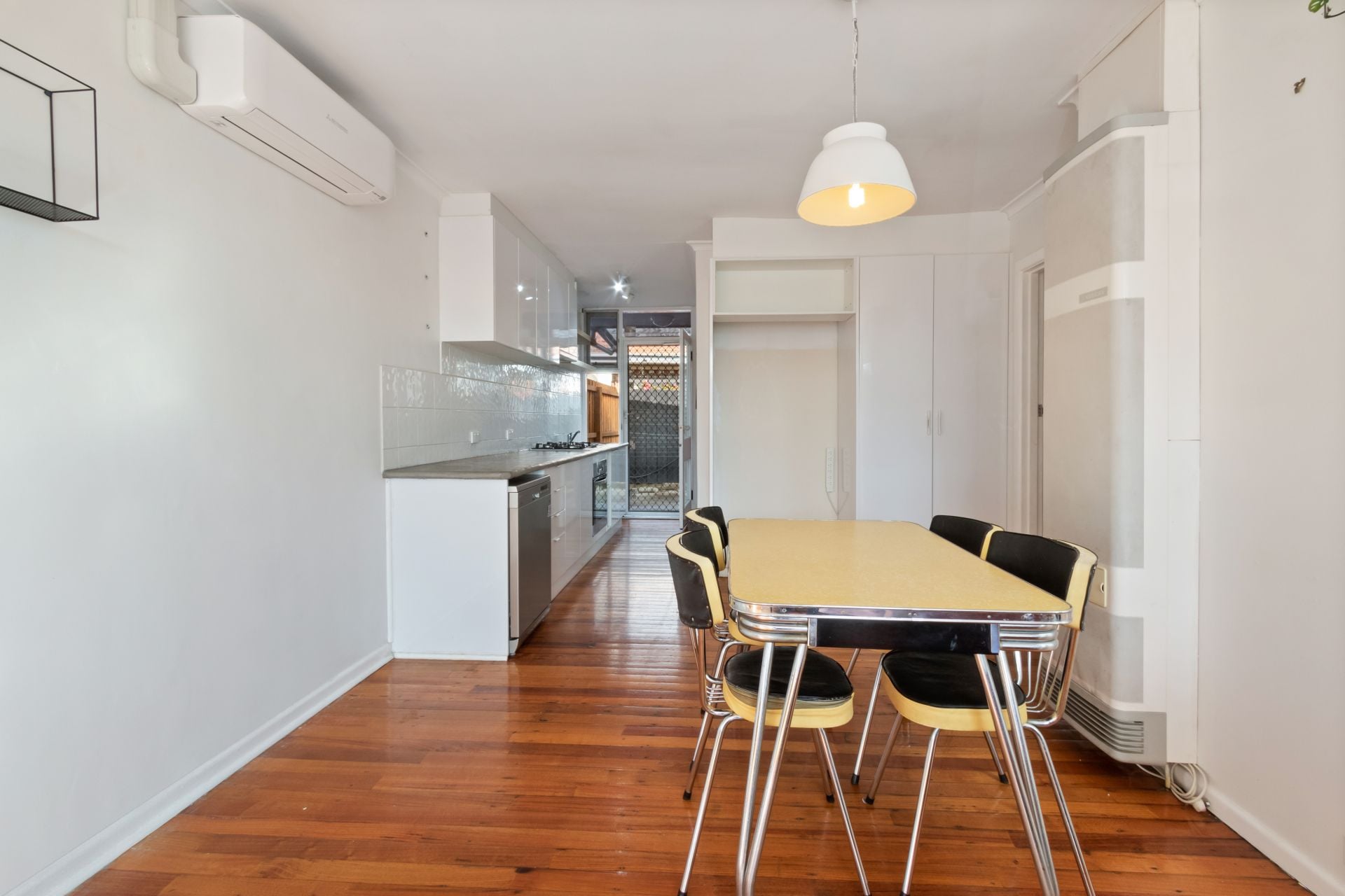 Well Presented unit close to all Amenities