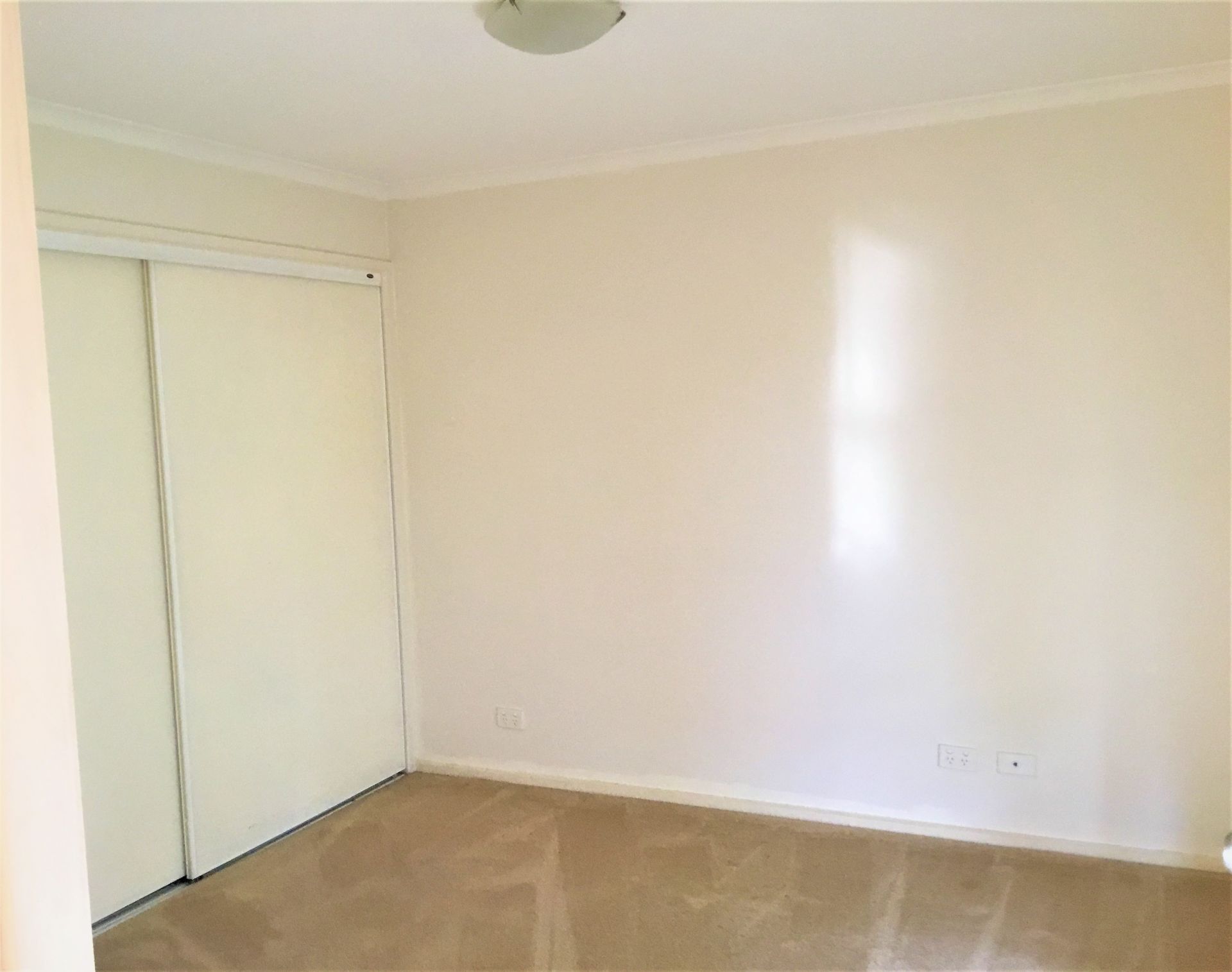Stylish One Bedroom Unit with Courtyard!