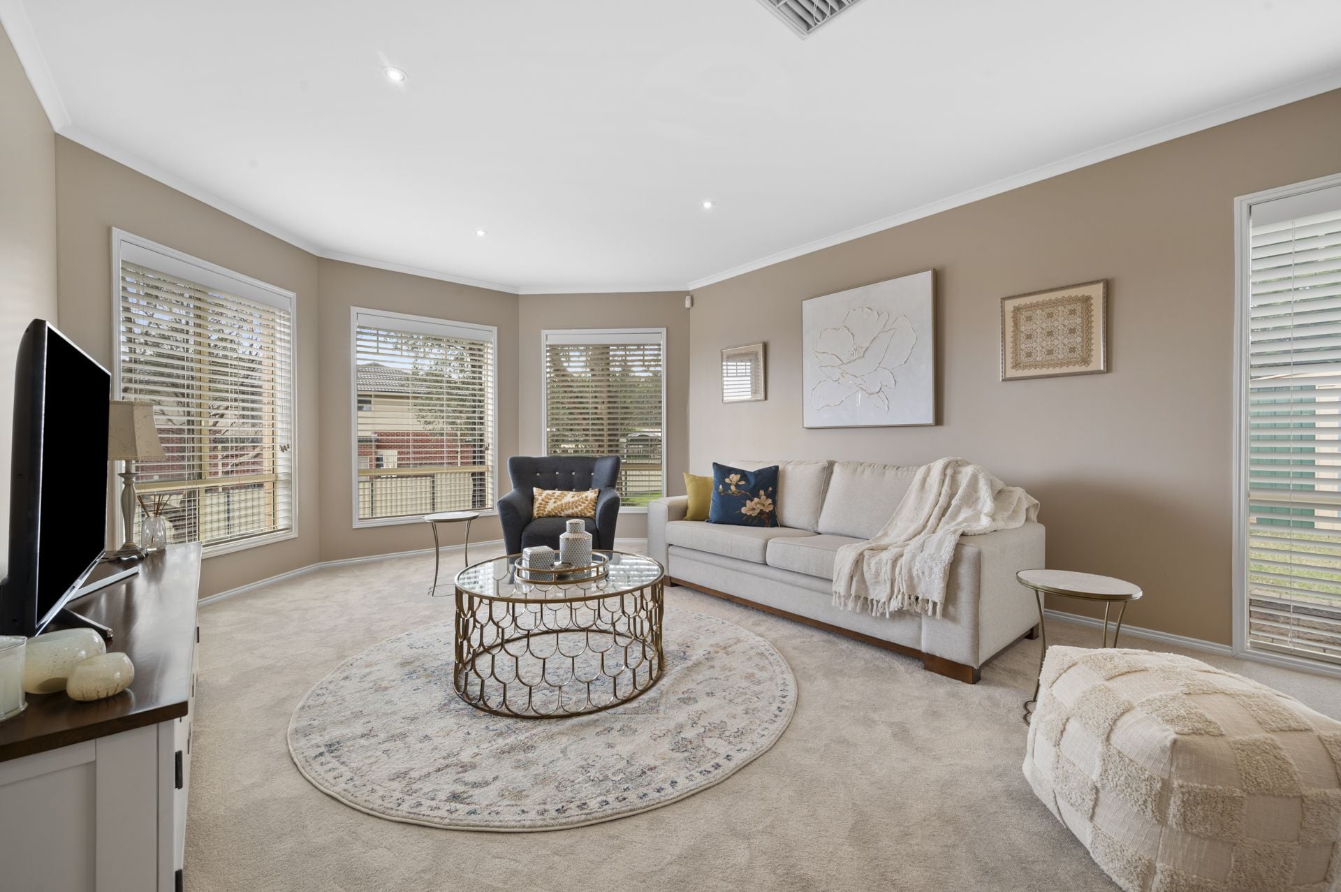 Elegance, Space & Entertainment