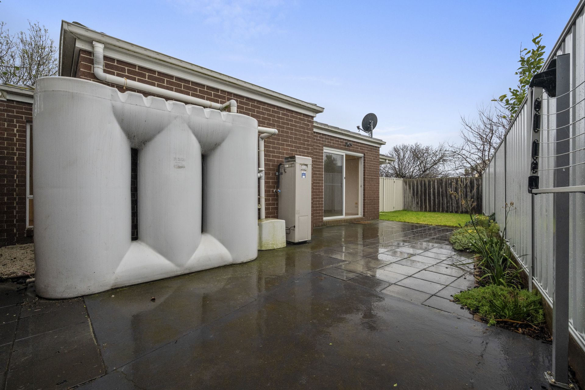 LOW MAINTENANCE CONVENIENT LIVING